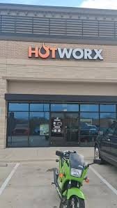 HOTWORX - Clovis, CA - Loma Vista